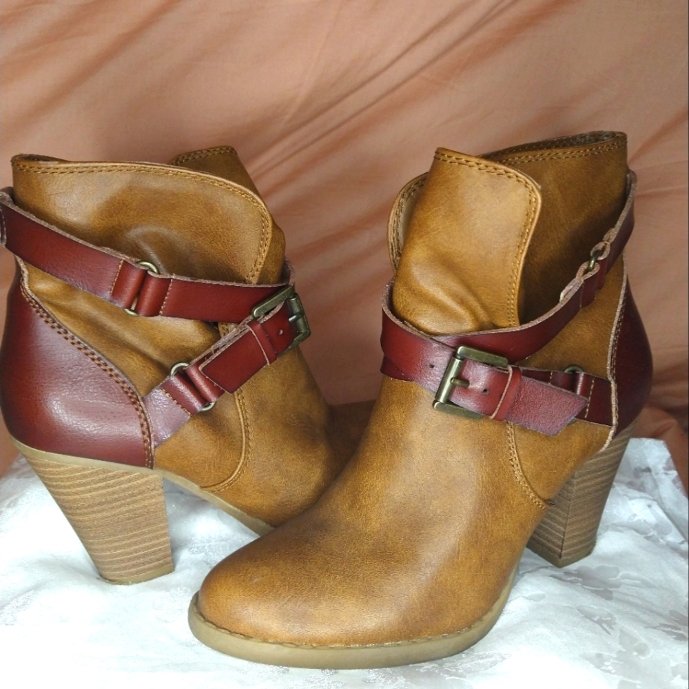 American Eagle Outfitters Ankle Boots.